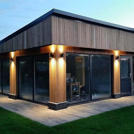 Luxe Recreatie Bungalow No 10 Scherpenisse Exteriör bild