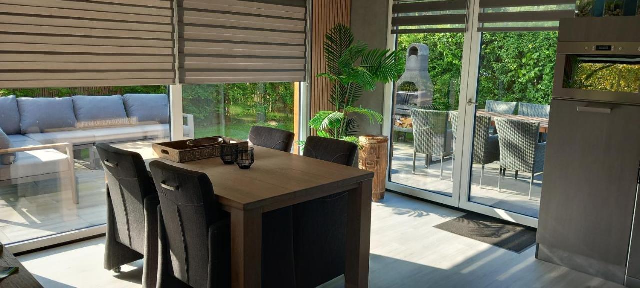 Luxe Recreatie Bungalow No 10 Scherpenisse Exteriör bild